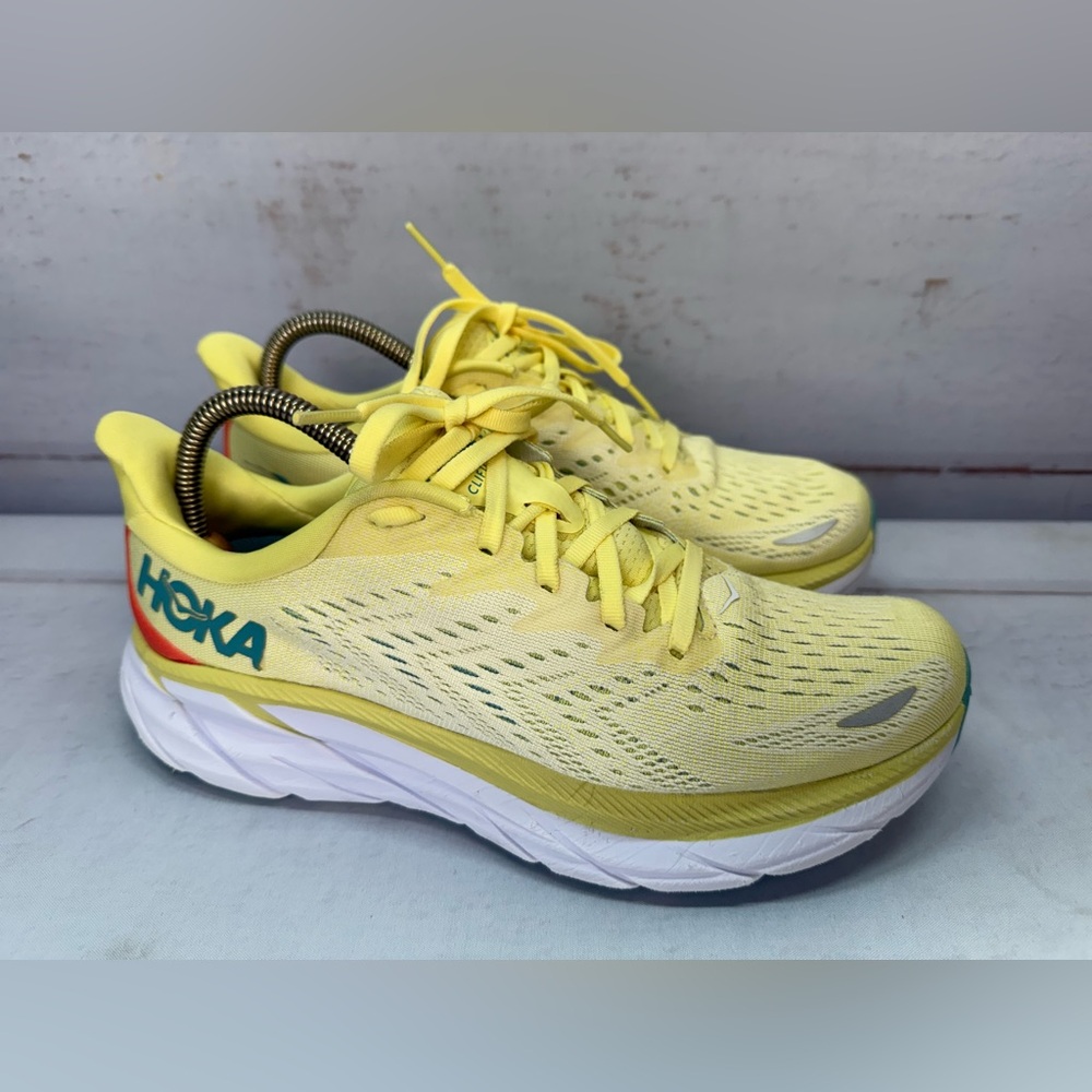 Hoka One One Clifton 8 Women’s Size 8.5B Yellow Pear Corn Running Shoes 1119394